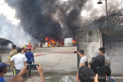 Gudang Solar yang terbakar di jalan Sidodadi, diduga milik Efendi