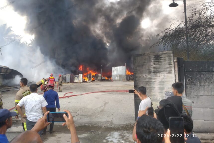 Gudang Solar yang terbakar di jalan Sidodadi, diduga milik Efendi