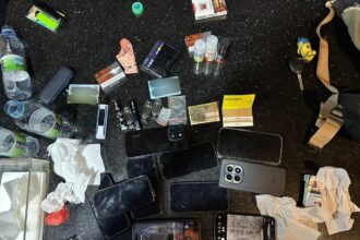 Sejumlah barang dan narkotika ditemukan petugas saat razia