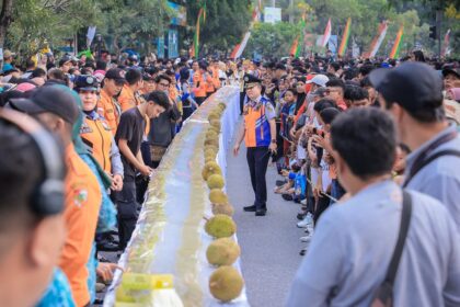 Festival kue talam ketan durian sepanjang 1 kilometer