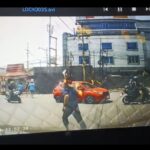Tampak para tahanan lari berhamburan