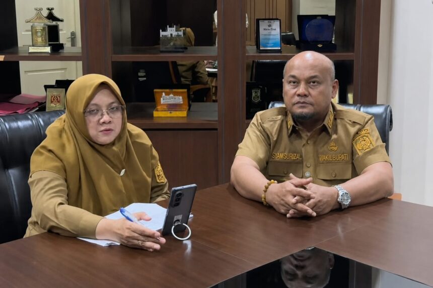 Bupati Siak Afni Zulkifli bersama Wakil Bupati Syamsurizal